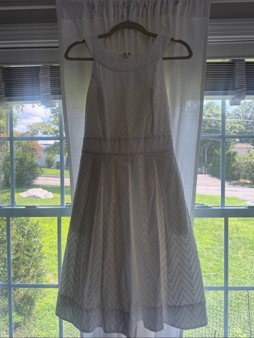 White House Black Market White Sleeveless Chevron-Texture Summer Dress